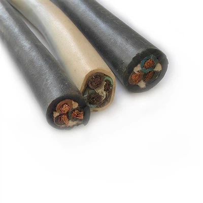 Rode en zwarte laagspanningsdraad